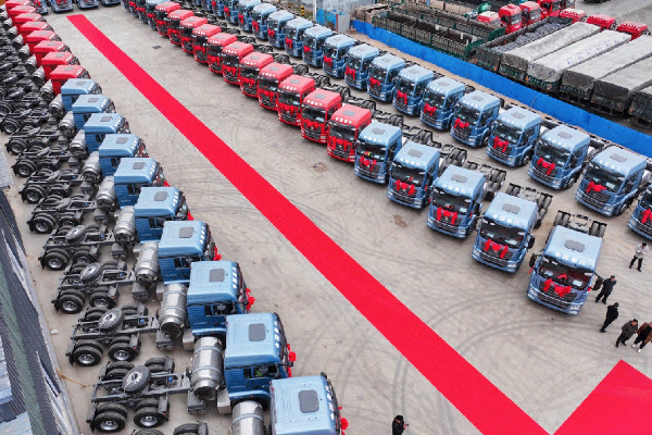 110臺(tái)｜中國(guó)重汽交車捷報(bào)頻傳，硬核實(shí)力領(lǐng)跑新春市場(chǎng)！