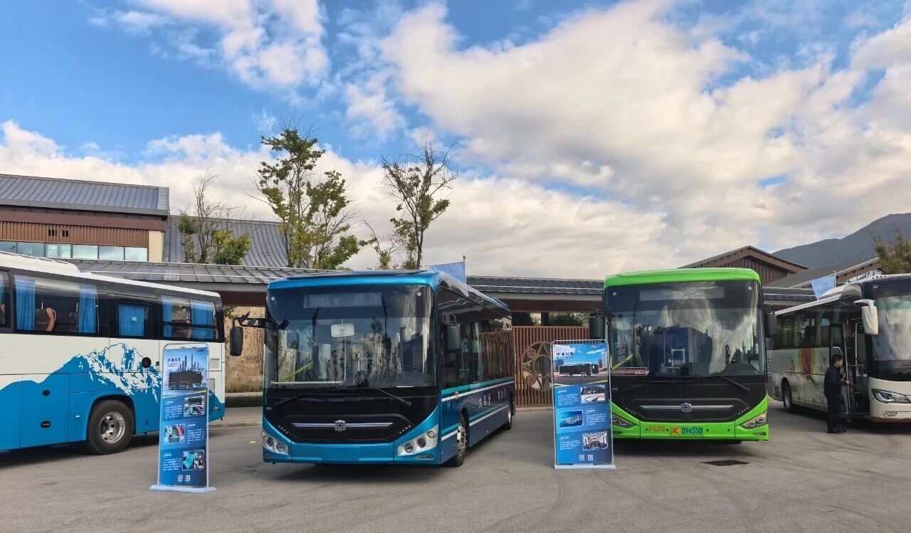 綠動(dòng)古城！中通N系客車亮相“我的公交我的城”活動(dòng)